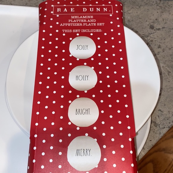 Rae Dunn “Merry Christmas” Melamine Platter And Set of 4 Plates - Picture 3 of 8